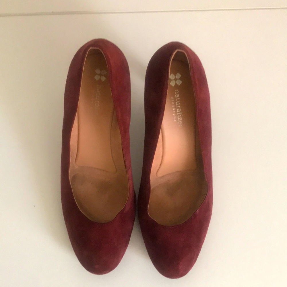 Burgundy swede naturalizer heels Size 12W